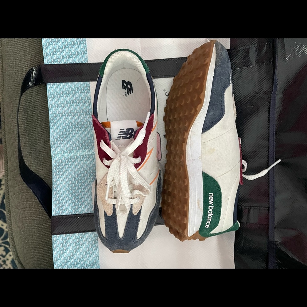 Good condition sneakers. Lots of compliments.